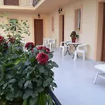 Lefki *