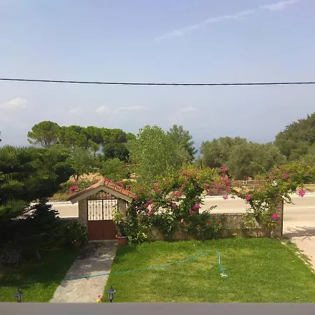 Lefki * Lakithra