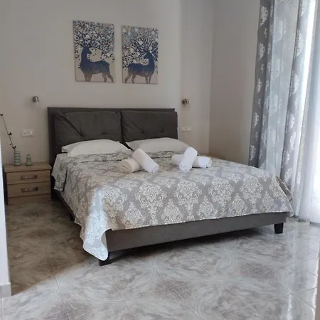 Lefki Apartment