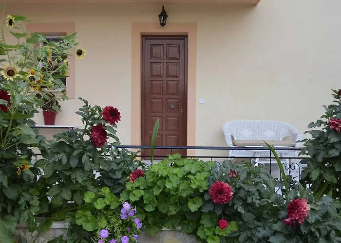 Lefki Lakíthra