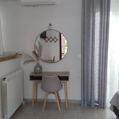 Lefki * Λακήθρα