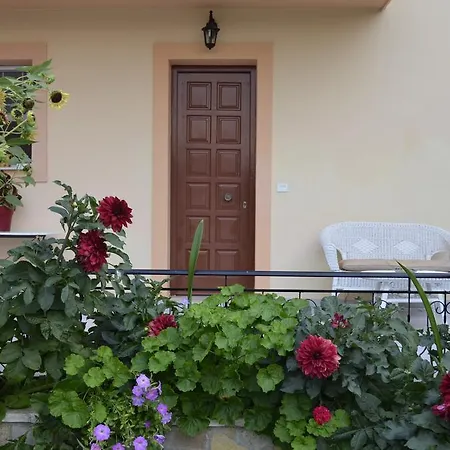 Lefki Lakithra